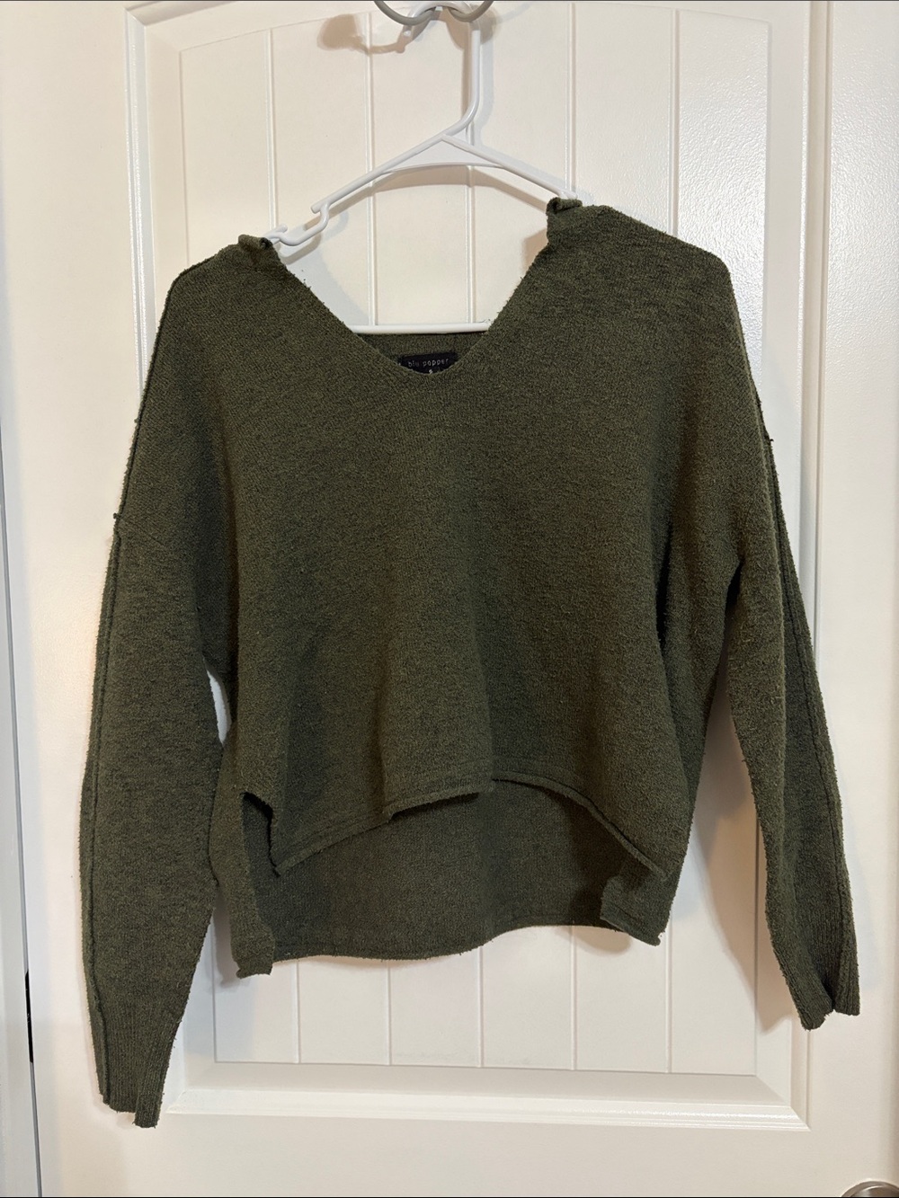 Blu Pepper Olive Green V-Neck Cropped Sweater